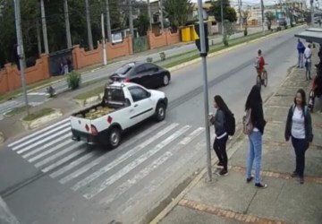 Assista: Alunos da FAETEC enfrentam perigo ao atravessar a Avenida Alberto Lamego, em Campos