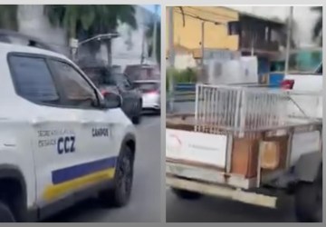 VEÍCULO DO CCZ É FLAGRADO COM REBOQUE SEM PLACAS NO CENTRO DA CIDADE.