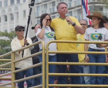 Assista: Multidão em Copacabana aplaude Bolsonaro e pede anistia em ato histórico pela liberdade