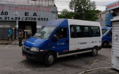 VANS PARADAS EM CAMPOS: IMPASSE NO SUBSÍDIO TARIFÁRIO EXPÕE CRISE NO TRANSPORTE PÚBLICO.